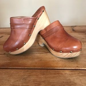 Aldo leather clogs